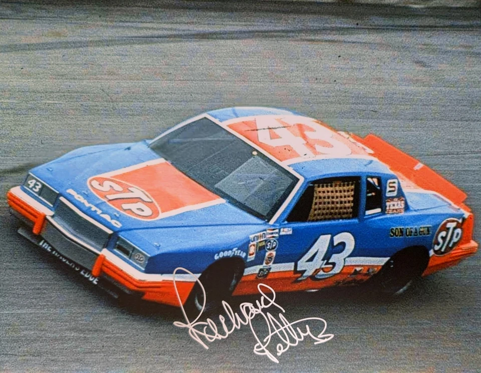 Fotografía 8x10 firmada/autografiada por Richard Petty Foto 1 de 1