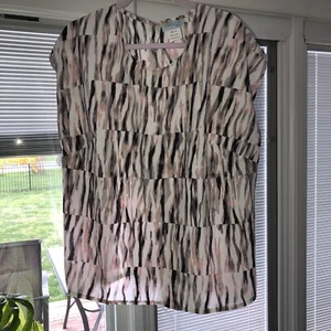 CREATION L ALMOST ANIMAL PRINT CAP SLEEVE BLOUSE SZ 14 NEW - Picture 1 of 3