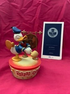 Disney Topolino Club Paperino Anatra con Figure Gong LE Figura Scatola Figurale Statuetta-NUOVO CON SCATOLA - Foto 1 di 11