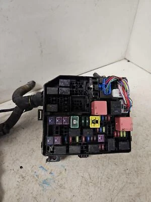 14-20 MITSUBISHI OUTLANDER Engine Fuse Box Gasoline Engine Compartment OEM - Image 1 of 4