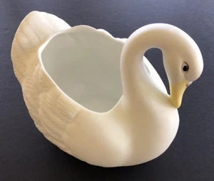Homco White Swan Planter #1402 Home Interiors Ceramic Porcelain Bisque Cygnus - Picture 1 of 12
