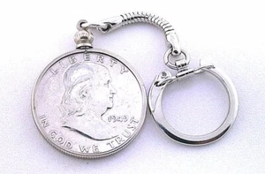 1949 FRANKLIN HALF DOLLAR KEYCHAIN OLD NEW STOCK STORED 4 DECADES T3A25/41223 - Picture 1 of 2
