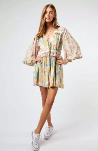 Davi & Dani Women's Floral Print V-Neck Crochet Detail Romper Dress with Pockets - Picture 1 of 10