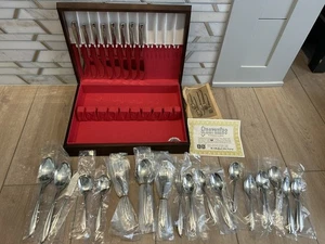 New International Stainless TRADEWINDS Jamaica Flatware Silverware Service 8 + - Picture 1 of 5