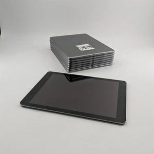 Joblot Apple iPads x 8 Air First Generation A1474 16GB Grade B Wi-Fi Space Gray - Picture 1 of 13