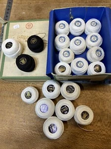 N. 10 lot de 21 bobines de fils en couleur Noir Et Blanc ancien DMC - Picture 1 of 4