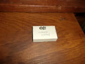 1960 ROLLER STUD COMPLETO 113314 PER MACCHINA DA CUCIRE SINGER *SPEDIZIONE GRATUITA* - Foto 1 di 2