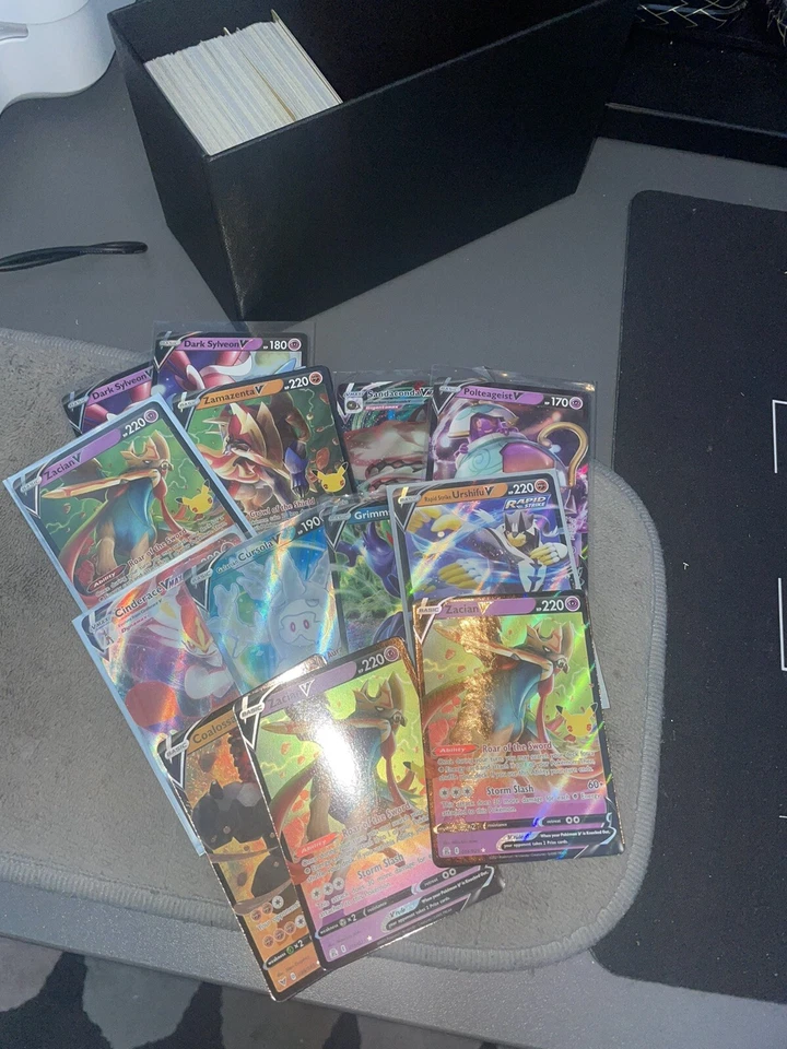 30x Mixed Random Pokemon Cards Bundle -- Including at least 5 Holo/Reverse + V - Image 1 of 1