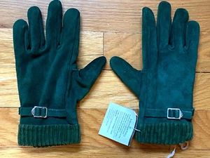 Made in Italy Designer Stylish Green Suede Teen Tween Girls Gloves NEW - Picture 1 of 1