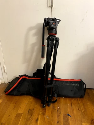 Manfrotto tripod system 535 CF legs + MVH504Xah Head + strap + bag, 75mm READ - Image 1 of 4