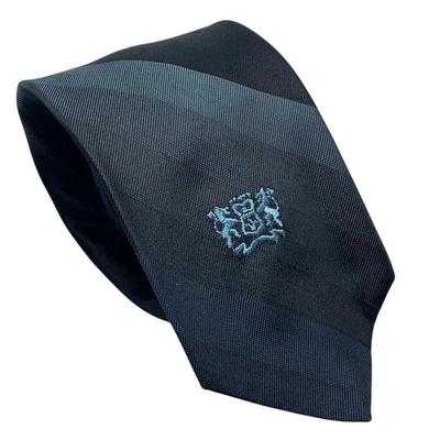 Corbata de seda Howard Cohn by Damon para hombre azul/negro a rayas bordado escudo logotipo Foto 1 de 4
