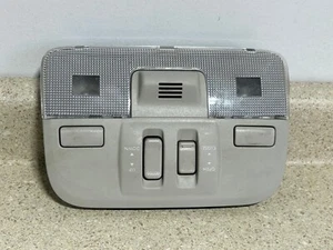 Luz interior domo Subaru Impreza RXV 2012-2019 con controles de techo corredizo gris OEM - Imagen 1 de 2