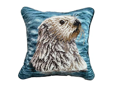 NUEVO Almohada de Lana Punta de Aguja 12"x12" Animales de Río en Peligro de Extinción Nutria Marina Foto 1 de 4