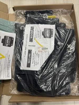 2014-2026 Lexus IS OEM tracción trasera negro juego de 4 alfombrillas alfombrillas PT206-53142-50 Foto 1 de 4