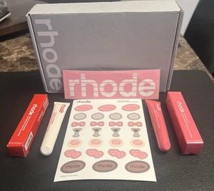 Smalto alla Fragola Rhode Skin + Zucchero Biscotto Peptide Tinte Labbra Nuovo EDIZIONE LIMITATA - Foto 1 di 18