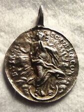XVII secolo MEDAGLIA RELIGIOSA in argento della vergine 26x23 mm....