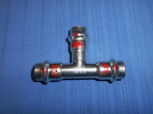 VP060- Viega Prestabo T- Stück 18 -15 -18mm mit SC Kontur  Model 1118 Nr 558680 - Bild 1 von 1