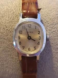 Vintage Timex watch analog self wind ladies analog made in Great britain - Picture 1 of 7