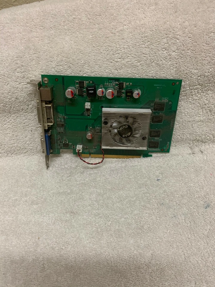 EVGA e-GeForce 8400GS 512MB DDR2 P/N 512-P2-N738-LR - Image 1 of 1