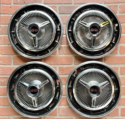 1965-1969 Impala Chevy Camaro Nova SS tampas de roda calotas cromadas pretas 14” conjunto 4 - Imagem 1 de 4