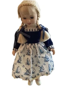 Vintage 8 Zoll Holländisches Mädchen Porzellanpuppe. Weiß & Blau Windmühlenkleid. Spitzenmütze. - Bild 1 von 5