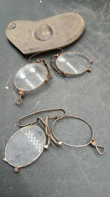 DEUX ANCIENNES PAIRE DE LUNETTES BINOCLES LORGNONS - Photo 1/3