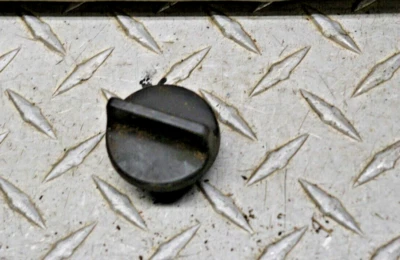 TAPA DE LLENADO DE ACEITE DE MOTOR FA5 87 KAWASAKI BAYOU KLF 300 2X4 ENVÍO GRATUITO A EE. UU. Foto 1 de 4