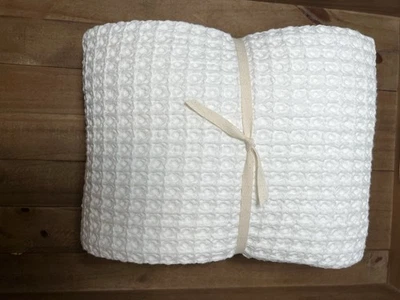 "Cortina de ducha West Elm Waffle ~ 72"" x 84"" ~ blanca X-grande" Foto 1 de 4