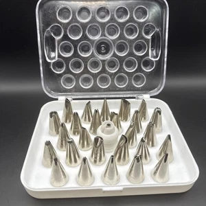 VTG 27 1970’s Wilton Cake Cookie Decorating Piping Tips Various Sizes & Case - Picture 1 of 7