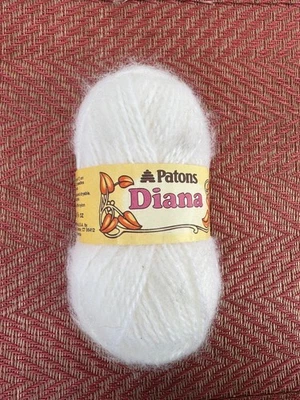 Hilo Patons Diana 9014-mezcla acrílica blanca 1,75 oz. Foto 1 de 3