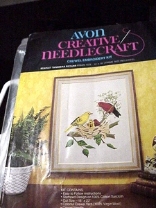 AVON CREATIVE NEEDLECRAFT, SCARLET TANGERS, CREWEL EMBROIDERY KIT, 1974, NEW PKG - Picture 1 of 4