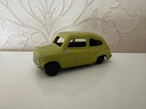 Dinky Toys Fiat 600 Model Car No. 183 - Picture 1 of 9