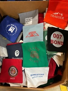 Großpackung mit 48 ungefüllten Cornhole Bags - zufällige Logos & Farben - Ausverkauf! - Bild 1 von 5