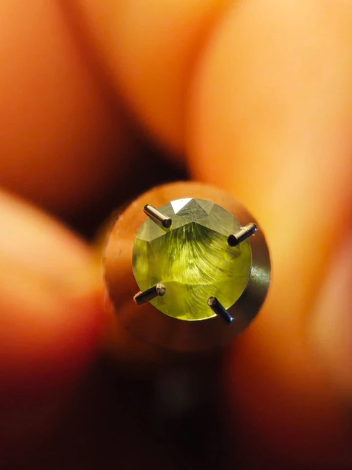 1.1 CT DEMANTOID GARNET  HORSE TAIL NAURAL UNHEATED URAL BOBROVKA 5.62mm - Image 1 of 1