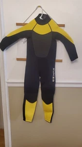 Traje de neopreno Xuker Kids amarillo y negro nuevo sin etiquetas - Imagen 1 de 5