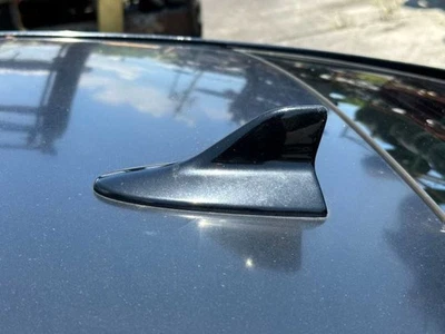 Antena de radio de aleta de tiburón montada en el techo 2006 07 08 09 10 11 Lexus GS350 Foto 1 de 4