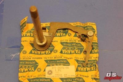 NOS YAMAHA DT100 DT175 MX100 MX125 MX175 EJE DE CAMBIO ASI.1 PIEZA# 401-18101-00 Foto 1 de 4