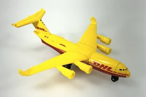 Matchbox Skybusters SB62 Yellow DHL Cargo Delivery Airliner A MBX Metal 2007 - Picture 1 of 9