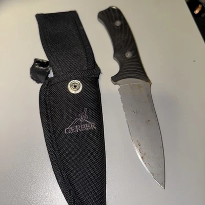 Gerber Fixed Blade Hunting Knife And Sheath - Image 1 of 4