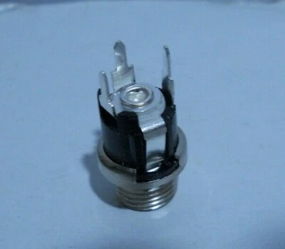 Lot of 100 Switchcraft Power Jax PC712A Panel Mount 2.5mm Centre Pin Jacks - Image 1 of 3