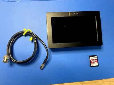 Blackmagic Video Assist 5" 3G Monitor + 128gb Kingston SD card, micro SDI cable - Image 1 of 3