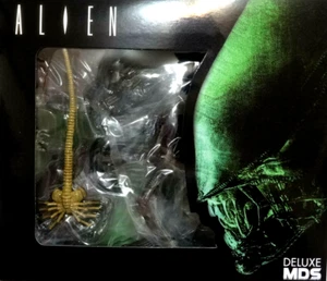 Mezco Designer Series Deluxe Alien Action Figure - Picture 1 of 3