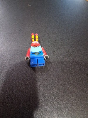 Mr. Krabs (Large Grin) LEGO SpongeBob SquarePants BOB023 Minifigure 3833 - Image 1 of 4
