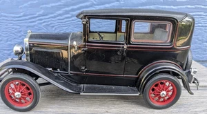 1/18 ( IBWB 45 ) Motor City Classics 1931 Ford Model A 2 DOOR SEDAN - Picture 1 of 9
