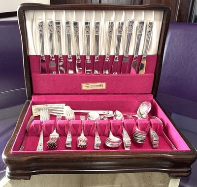 Винтажный посеребренный набор столовых приборов Oneida 1936 77 предметов для коронации 12 - Изображение 1 из 4