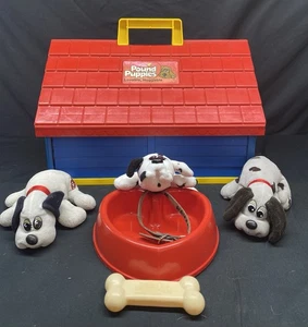 1985 Pups Pad Hundehütte & 3 Welpen (Haus, Hundehalsband, Knochen & Napf) - Bild 1 von 15
