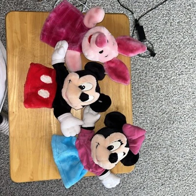 Tres títeres hechos por arco toys Inc. para Mattel diseñados por Walt Disney. Foto 1 de 4