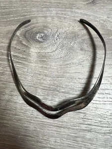 Vintage Scalloped Silver Necklace Choker Jewelry Bin 21 - Picture 1 of 3