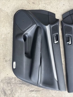 Infiniti G37 2009-2013 sedán pasajero delantero derecho puerta panel moldura plateada OEM Foto 1 de 2