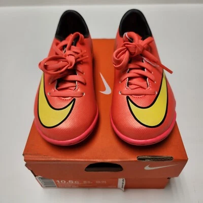 Nike Jr. Zapatos de fútbol Mercurial Victory V interiores para niños Hyper Punch-dorados metálicos Foto 1 de 4